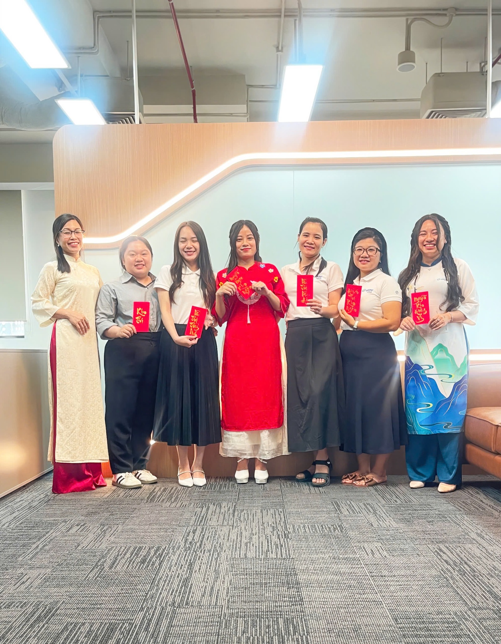 Đây là dịp để toàn thể đội ngũ cùng gặp gỡ, gửi đến nhau những lời chúc tốt đẹp