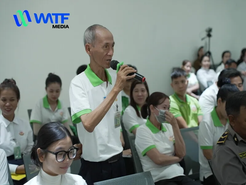 Mọi người cùng học tập, khiêm tốn và khát khao phát triển không phân biệt khoảng cách.
