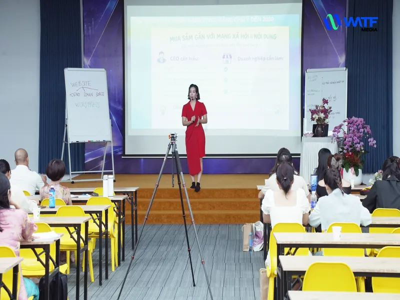 Giám đốc WATF Media Khả Vân đã tổ chức hai buổi “Marketing for CEO”, giúp lãnh đạo doanh nghiệp có thêm góc nhìn để đưa ra quyết định Marketing phù hợp.